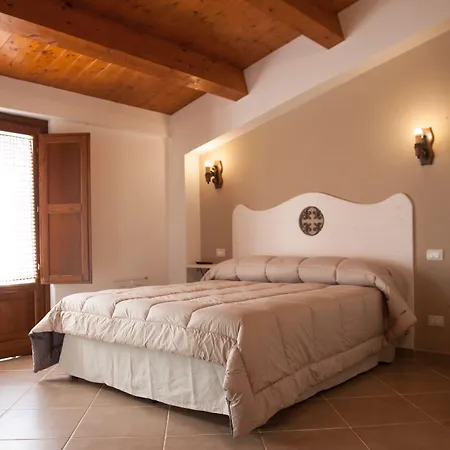 לינה וארוחת בוקר Il Vicoletto 3*